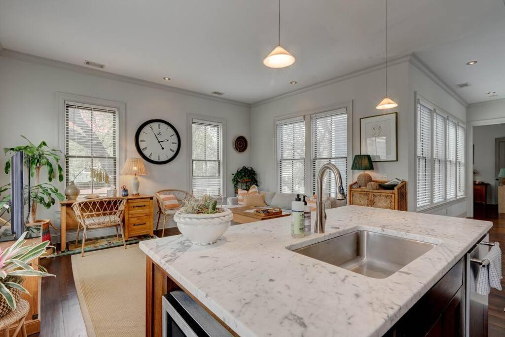 Elegant Sunlit Home With Private Rooftop Oasis Charleston Luaran gambar
