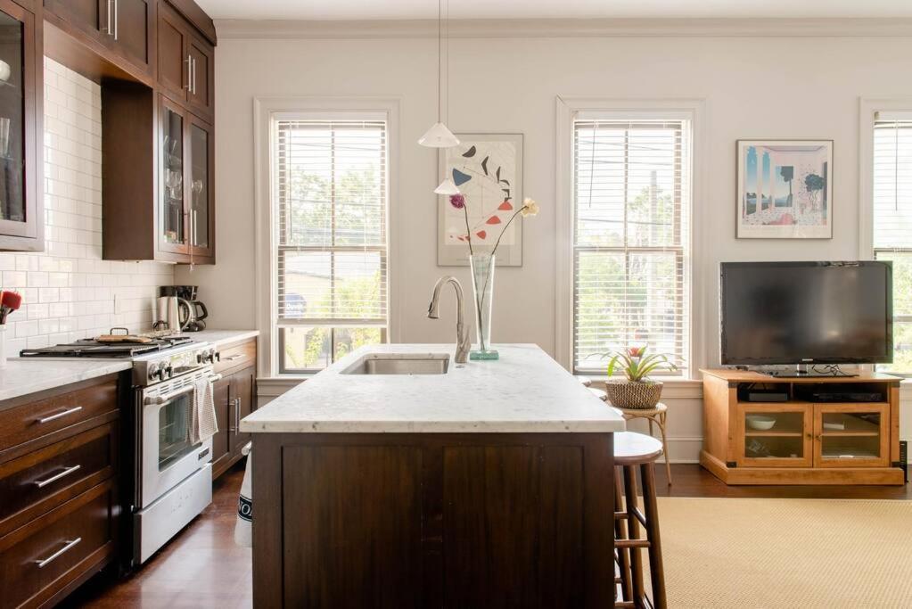 Elegant Sunlit Home With Private Rooftop Oasis Charleston Luaran gambar